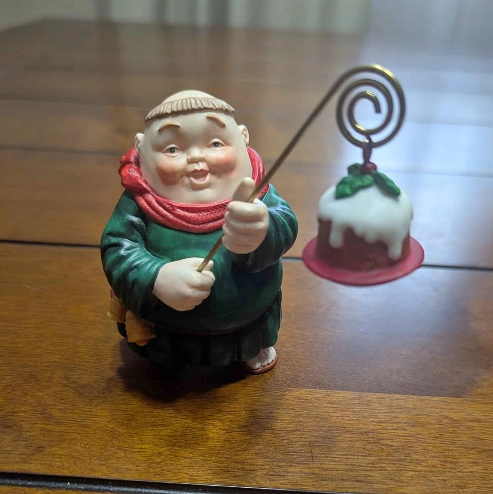 Department 56 - Merry Makers - Percy The Pudding-A-Bringer