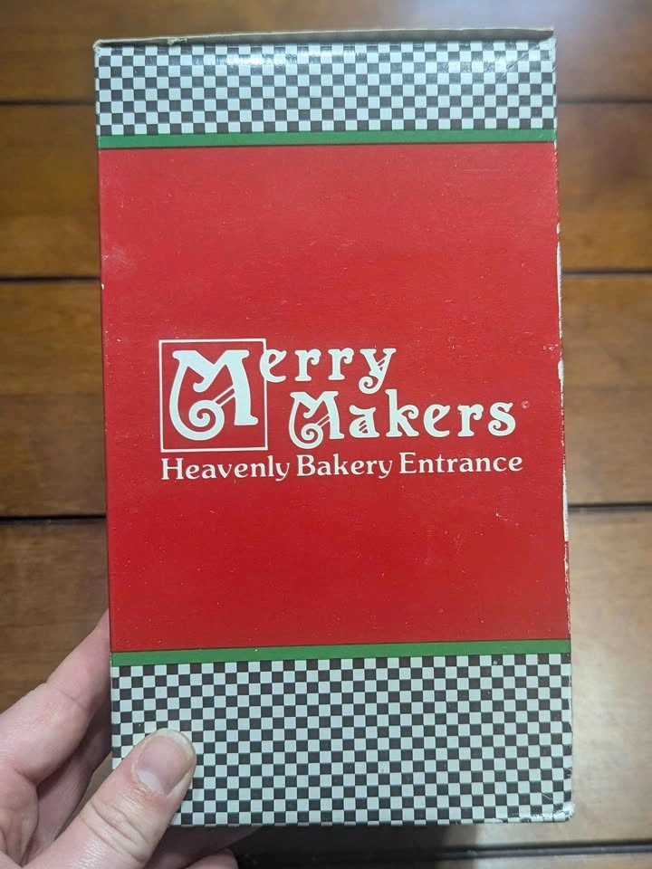 Department 56 - Merry Makers - Heavenly Bakery Entrance - photo 4