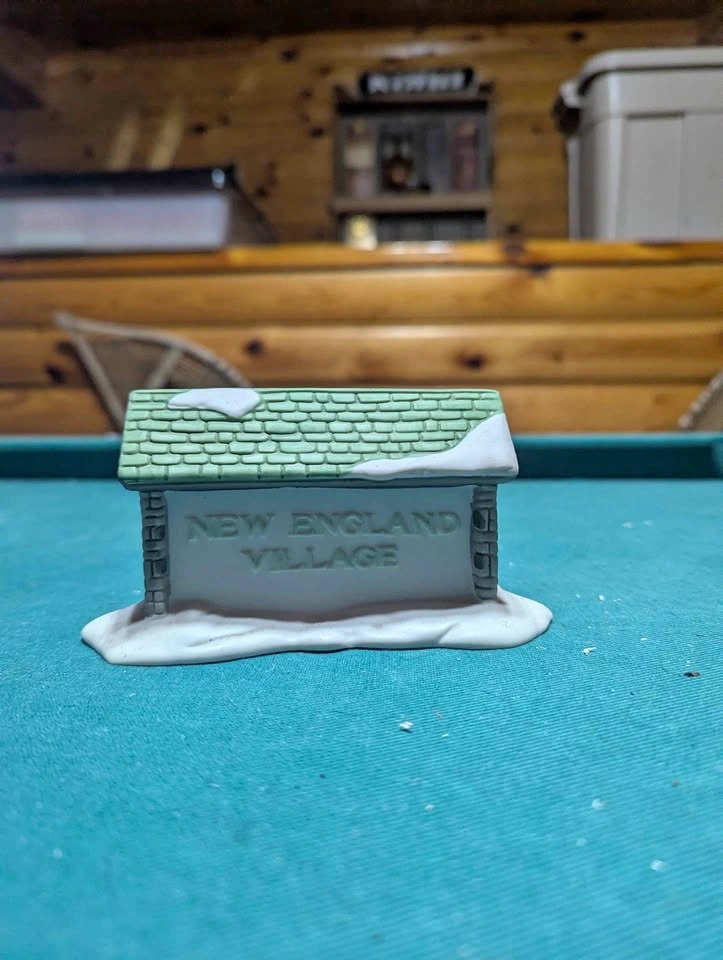 Department 56 - New England Village Series - New England Village