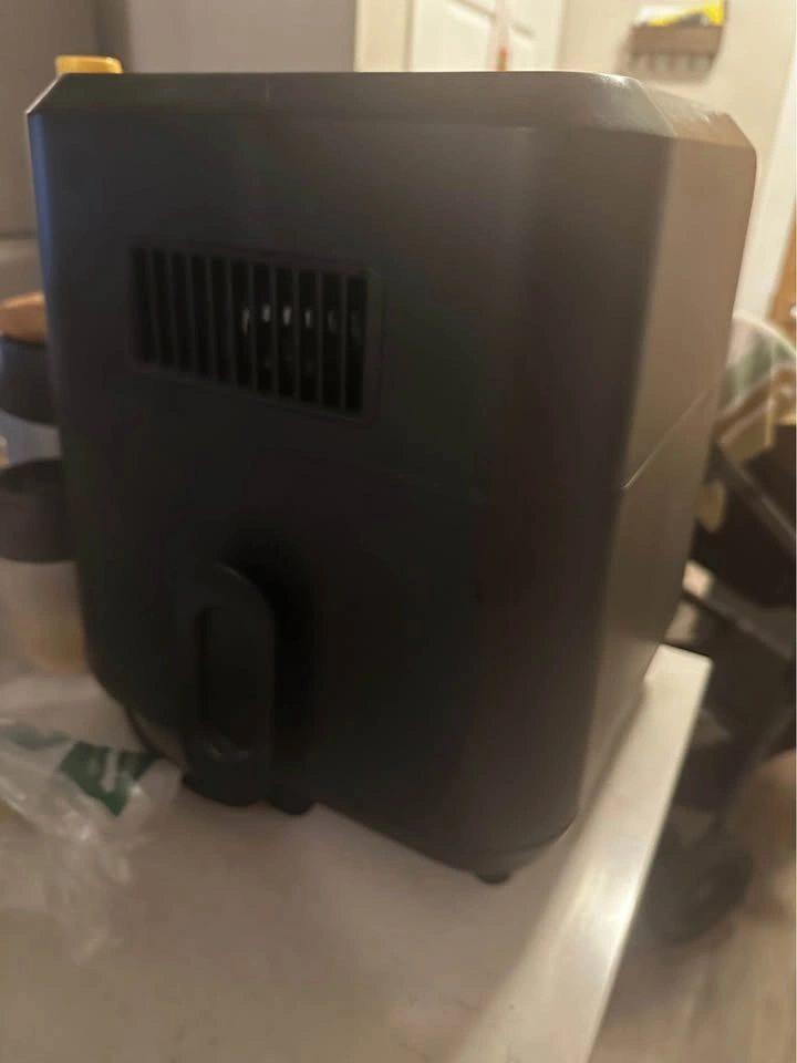 Moving sale: Chefman air fryer black - photo 3
