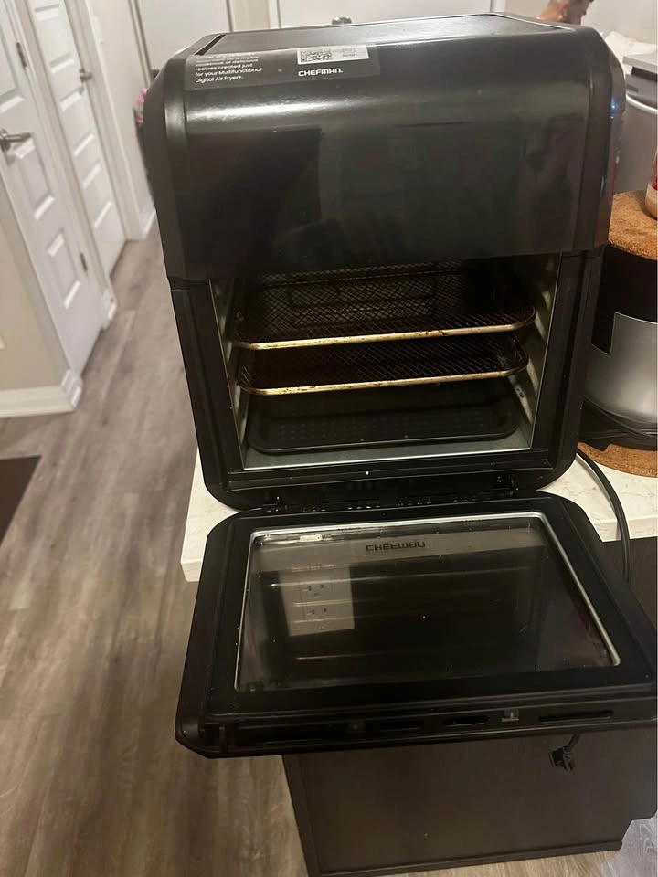 Moving sale: Chefman air fryer black - photo 5