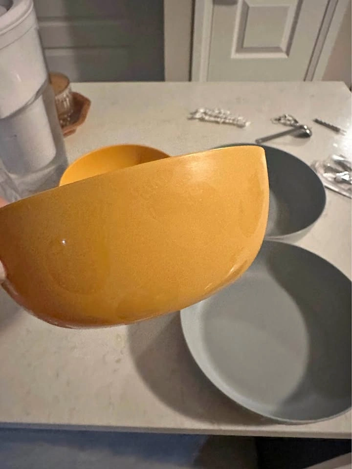 Moving sale: Yellow round containers ($1 each)