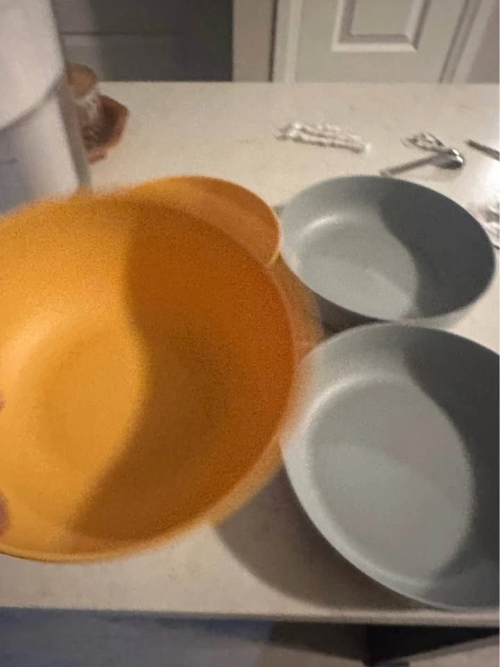 Moving sale: Yellow round containers ($1 each) - photo 2