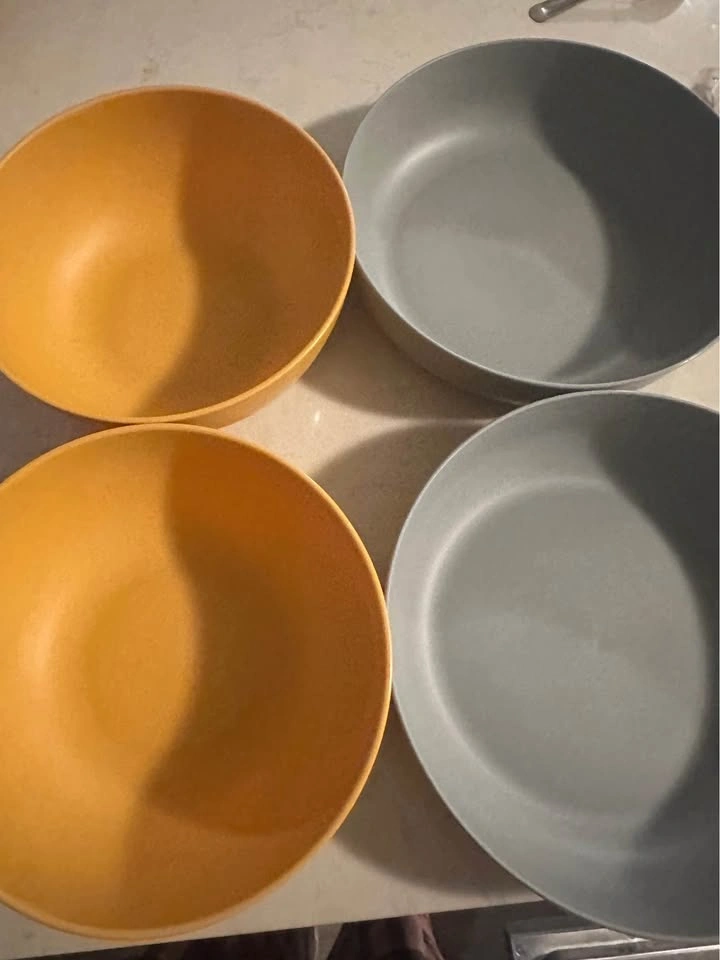 Moving sale: Yellow round containers ($1 each) - photo 3