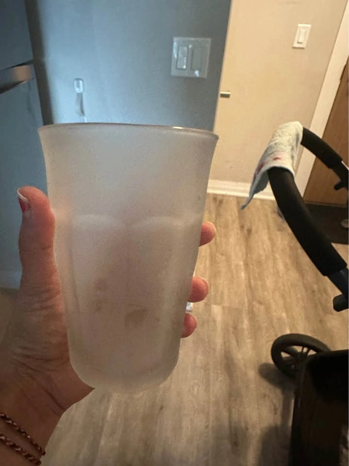 Moving sale: 2 drink or shake glasses ($2 each) - photo 2