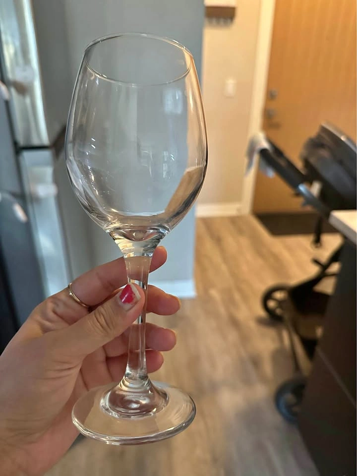 4 Wine Glasses ($2 each)