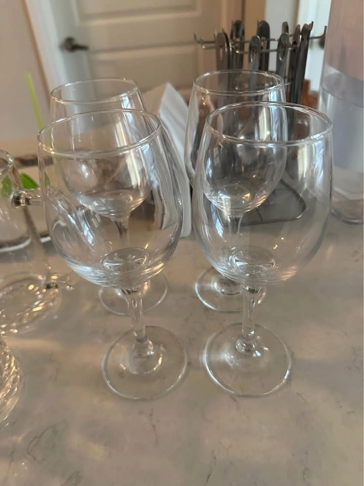 4 Wine Glasses ($2 each) - photo 2