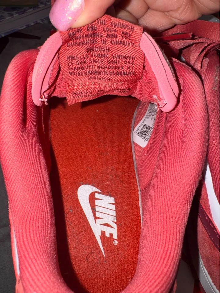 Nike Dunks Low VDay 2024 - photo 4
