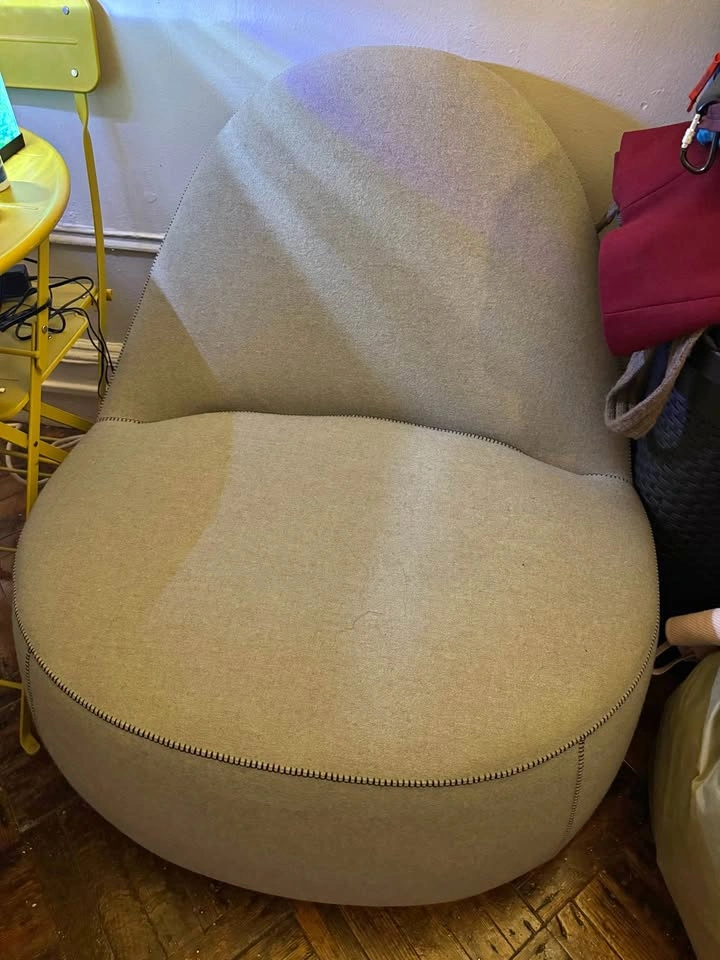 Bernhardt Design mitt lounge chair