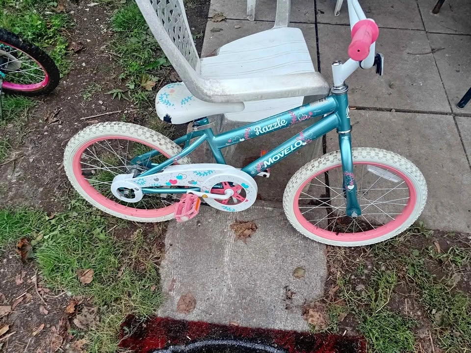 Razzle Girls kids bike 18 inch