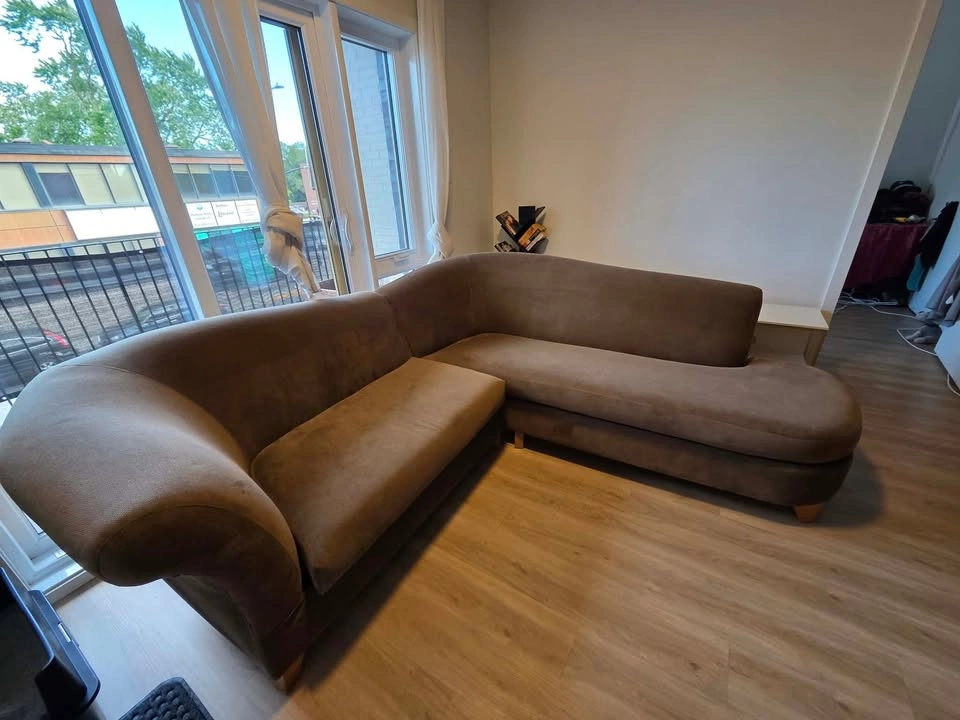 2-Piece Sofa in Excellent Condition - photo 2