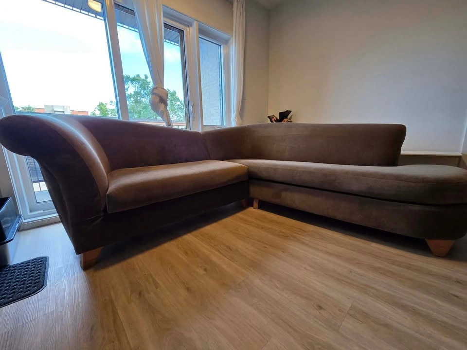 2-Piece Sofa in Excellent Condition - photo 3
