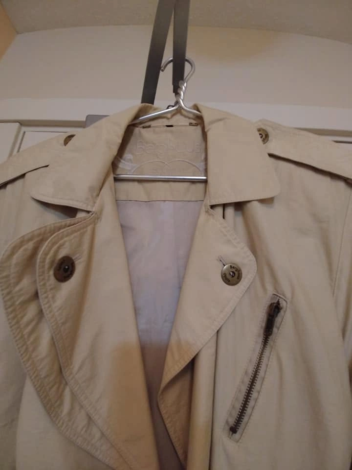 Beige trench coat - photo 2