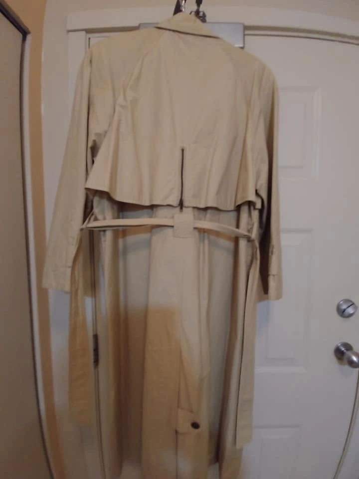 Beige trench coat - photo 4