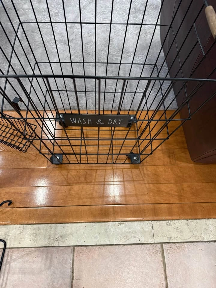 Black Wire Laundry Basket and Over-the-Door Organizers - photo 4
