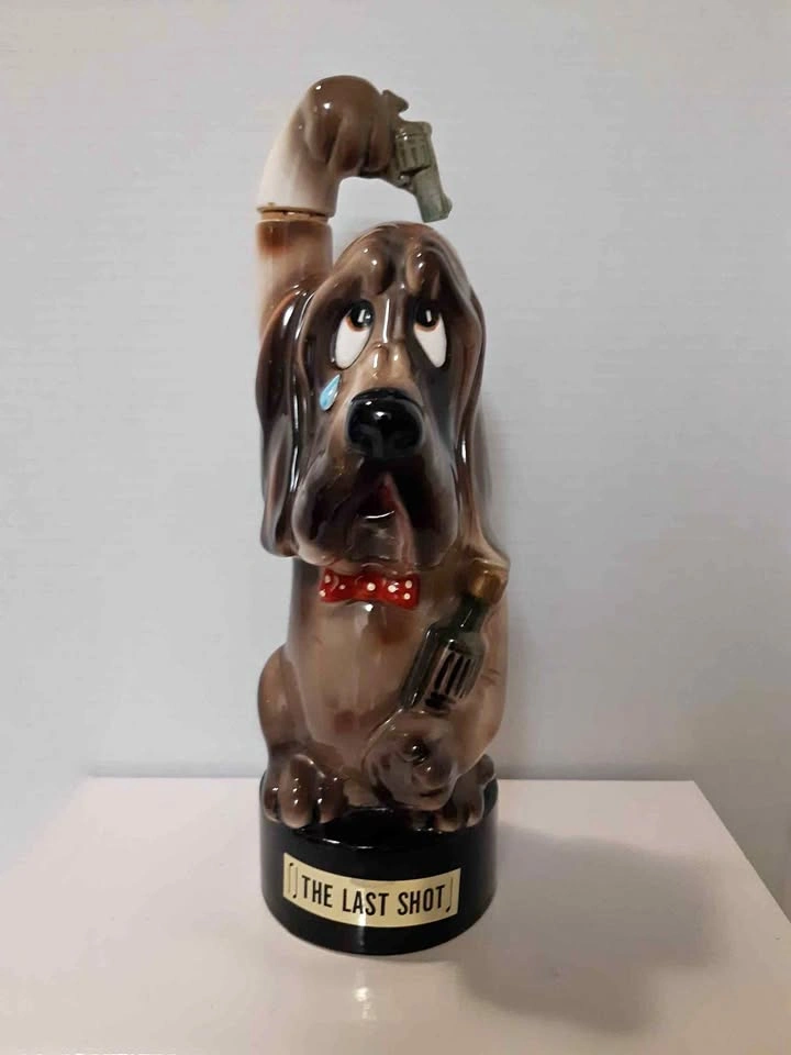 Vintage 1970's 'The Last Shot' Musical Ceramic Hound Dog Decante