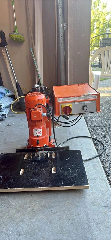 Blum MINIDRILL Machine