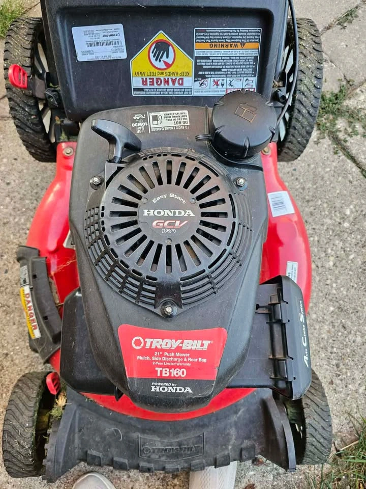Honda lawnmower - cash only - photo 2