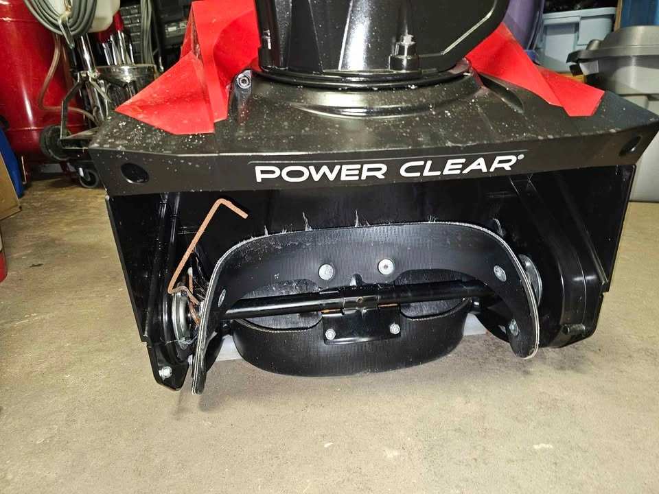 Toro snowblower cash only - photo 3