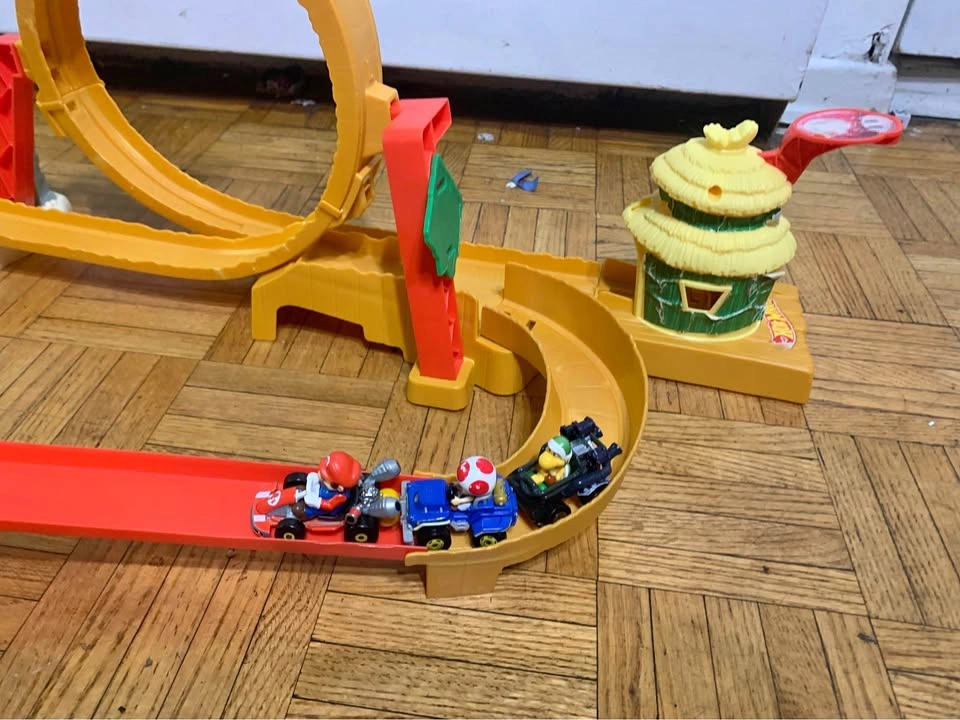 Hot Wheels Mario Kart Jungle Kingdom Playset