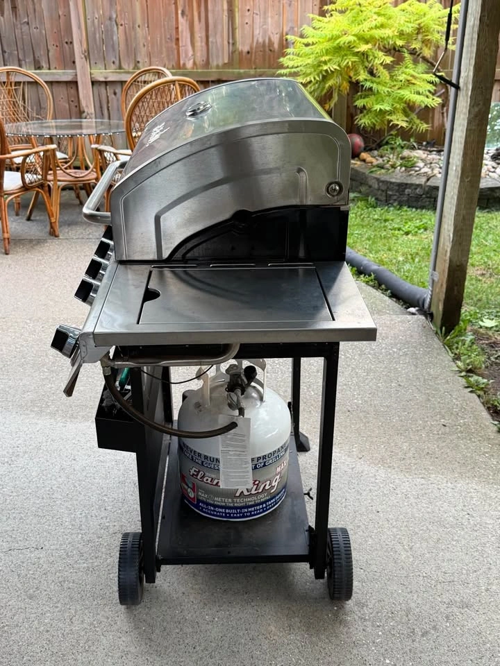 Nexgrill 5-Burner Propane BBQ + Tank & Cover - photo 3