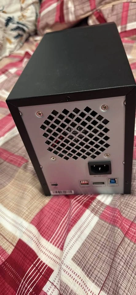 4-Bay USB External Hard Drive Enclosure / HDD Storage Station - photo 3