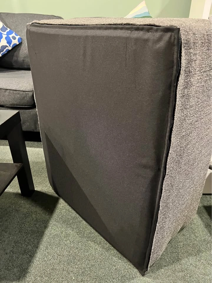 60% off - like new 2 seats sofa with FREE foot stool - photo 5