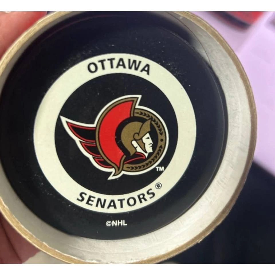 Ottawa Senators InGlasCo Official NHL Game Puck Vintage - photo 5