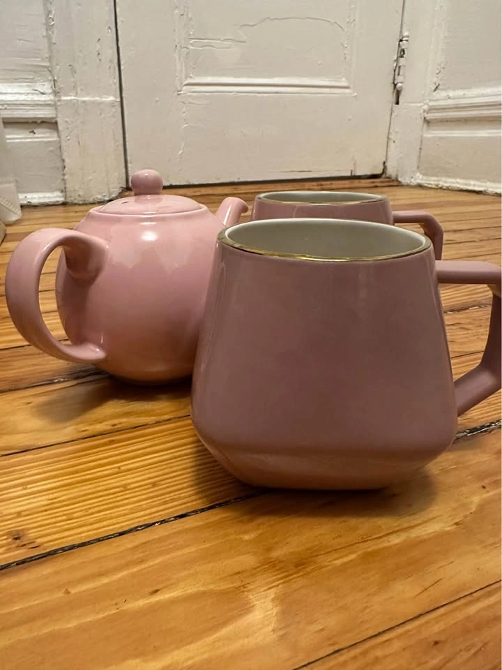 Pink Ceramic Tea Set with Teapot and Two Mugs - photo 2