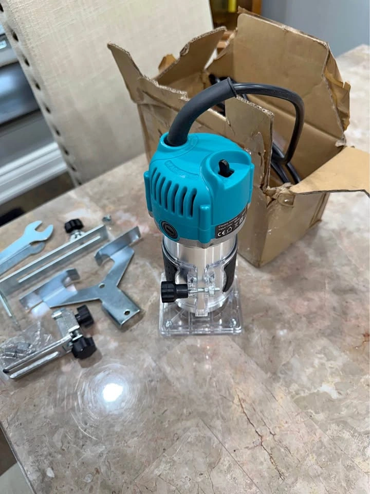 New Heavy Duty Router with Accessories