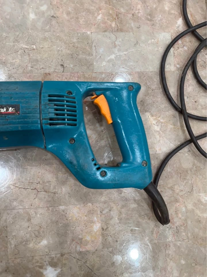 Makita Heavy Duty Reciprocating Saw with Wood Saw Blades - photo 4