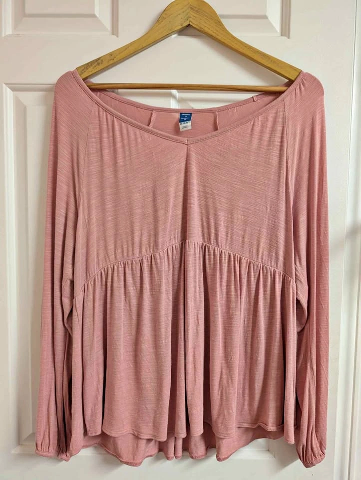 Old Navy Maternity Long Sleeve Top
