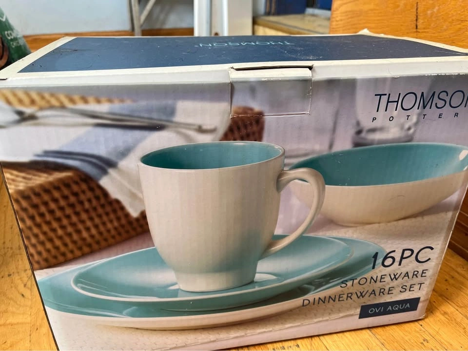 NEW Thomson Pottery 16-Piece Stoneware Dinnerware Set - photo 4