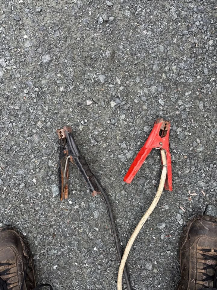 Extra long, extra heavy duty jumper cables - photo 2