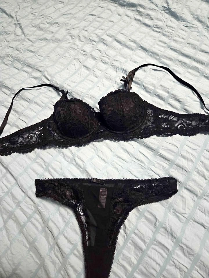 New Women's Black Lace Lingerie Set (Size Small) — Bra & Thong