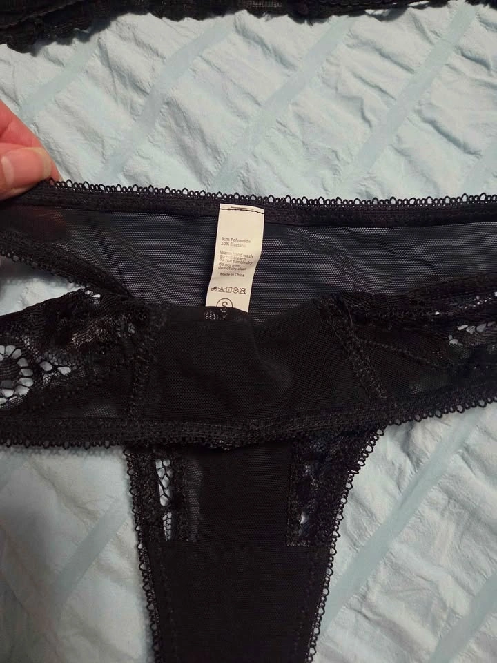 New Women's Black Lace Lingerie Set (Size Small) — Bra & Thong - photo 5