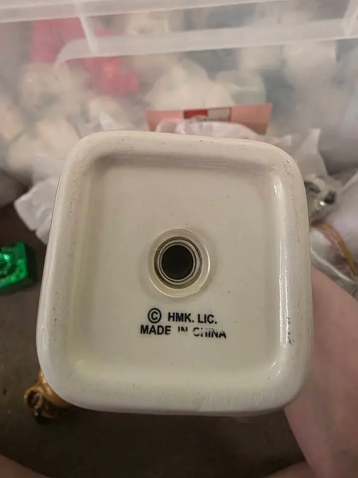 Hallmark MILK JUG SNOWMAN Salt & Pepper Shaker image indicator(2)