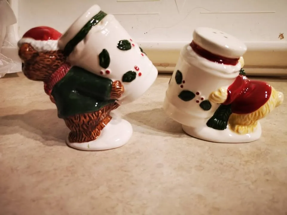 Christmas Teddy Bears Salt Pepper Shakers Ceramic image indicator(2)