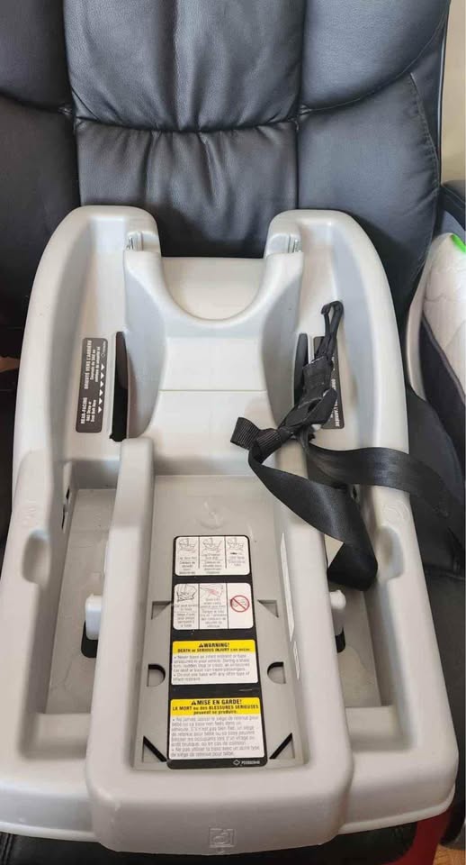 Graco Snugride 30, Car Seat - photo 2