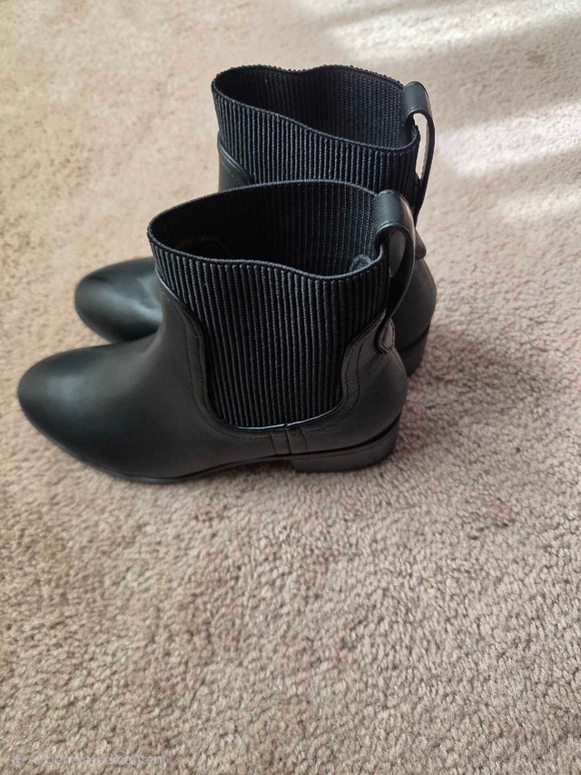 Brand New SHEIN Women's Black Elastic Ankle Boots - Size 6 - photo 2