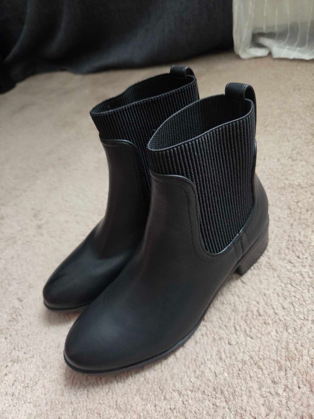 Brand New SHEIN Women's Black Elastic Ankle Boots - Size 6 - photo 5