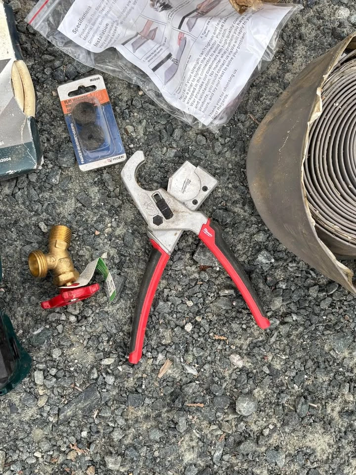 Miscellaneous plumbing stuff - photo 2