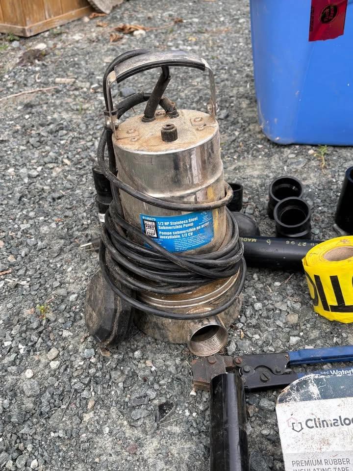 Miscellaneous plumbing stuff - photo 3