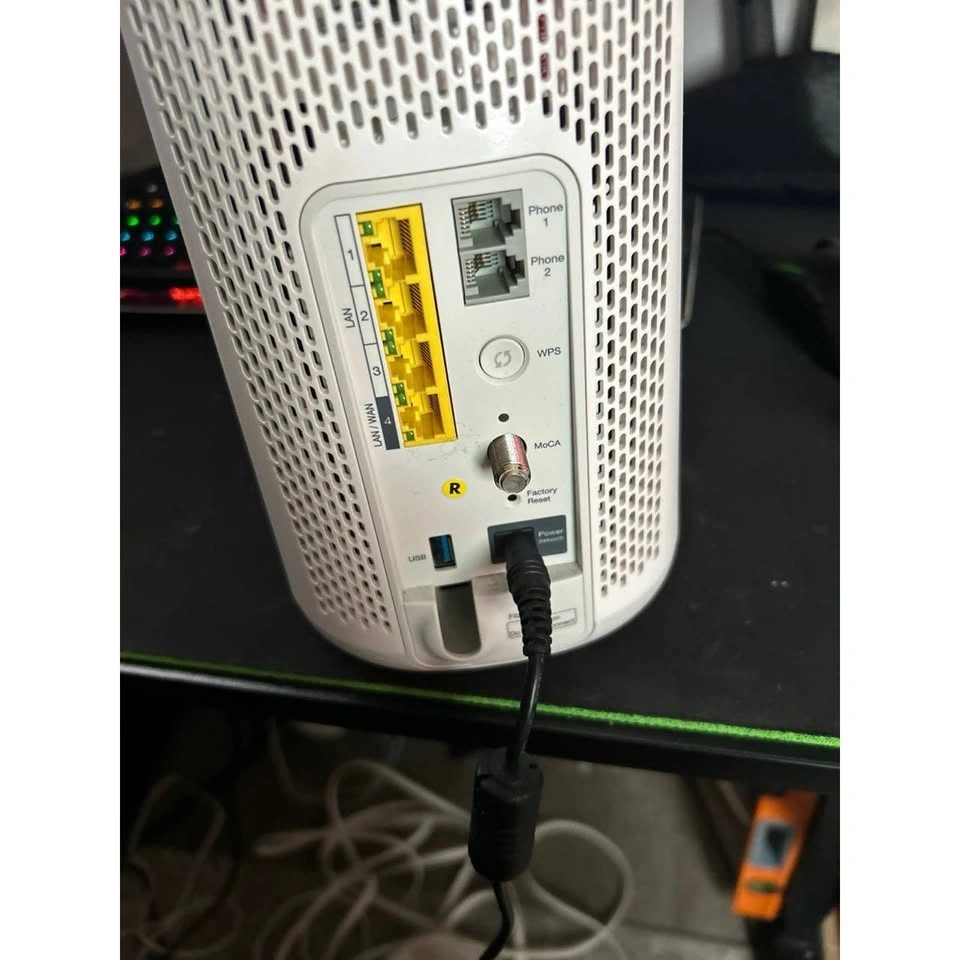 TELUS ZTE MC7010CA 5G Smart Hub Outdoor Unit Router Bundle - photo 3
