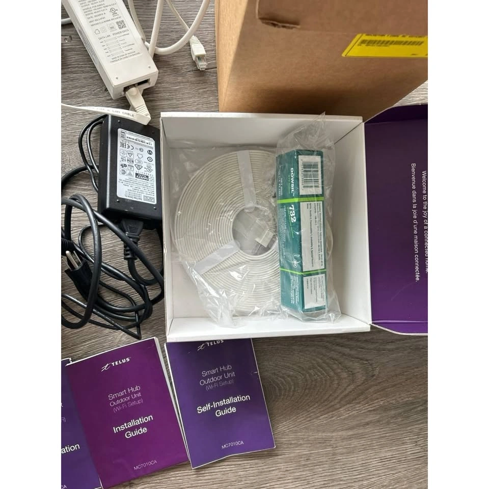 TELUS ZTE MC7010CA 5G Smart Hub Outdoor Unit Router Bundle - photo 5