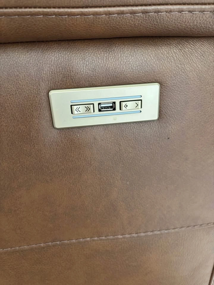 Power Reclining Leather Natuzzi Couch and Loveseat - photo 3