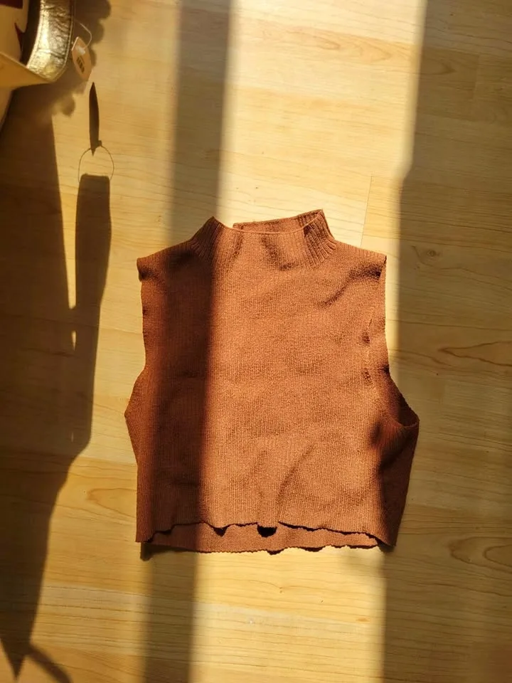 Mock Neck Sleeveless Knit Crop Top Size S