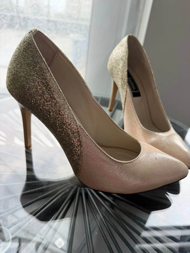 Brand new Genuine Leather Champagne & Gold Glitter Heels - photo 5