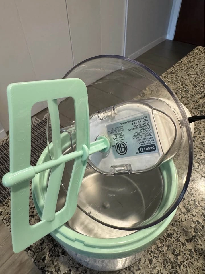 Dash Ice Cream Maker - photo 2
