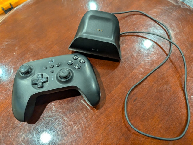 8Bitdo Ultimate Bluetooth Controller with Charging Dock - Good